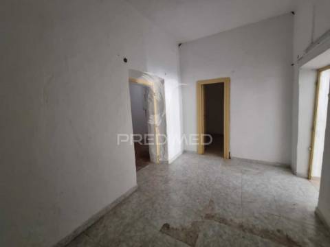 Terreno urbano c/ ruina, viabilidade construção 440m2, loulé