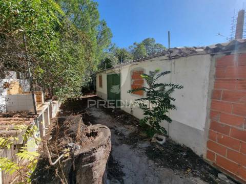 Terreno urbano c/ ruina, viabilidade construção 440m2, loulé