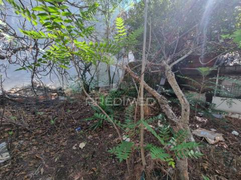 Terreno urbano c/ ruina, viabilidade construção 440m2, loulé