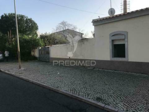 Terreno urbano c/ ruina, viabilidade construção 440m2, loulé