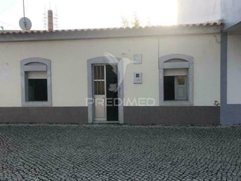 Terreno urbano c/ ruina, viabilidade construção 440m2, loulé