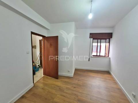 Apartamento t3 no centro de macedo de cavaleiros.