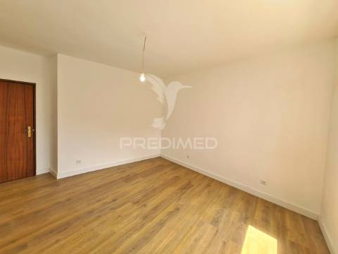 Apartamento t3 no centro de macedo de cavaleiros.