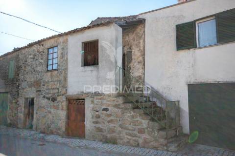 Moradia para reabilitar no concelho de trancoso