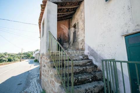 Moradia para reabilitar no concelho de trancoso