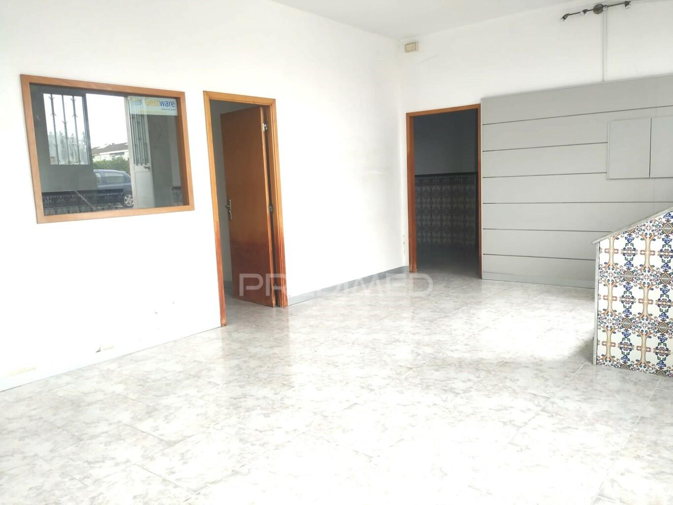 Espaço comercial no entroncamento