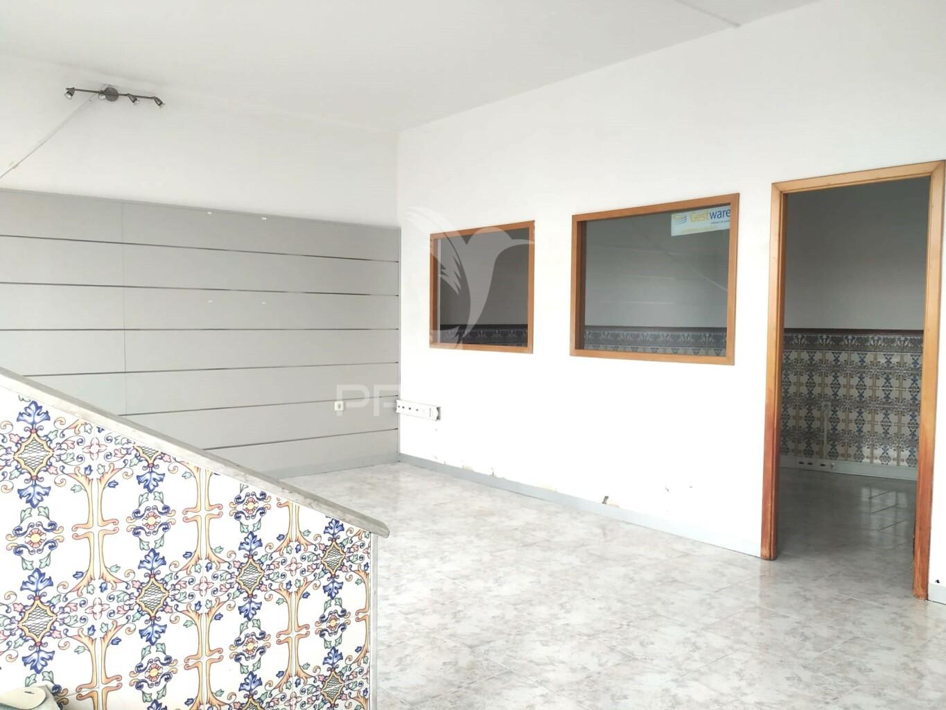 Espaço comercial no entroncamento