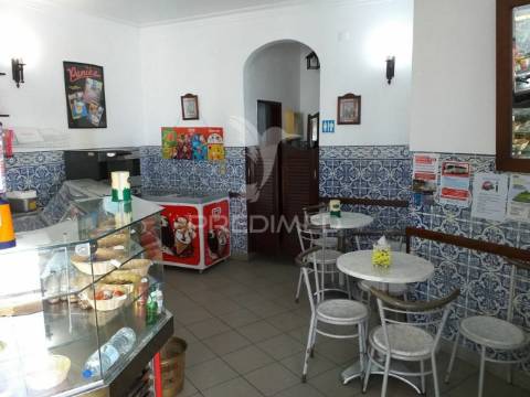 Pastelaria/café em alpalhão