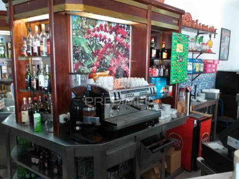 Pastelaria/café em alpalhão