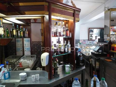 Pastelaria/café em alpalhão