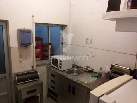 Pastelaria/café em alpalhão