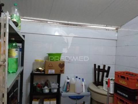 Pastelaria/café em alpalhão