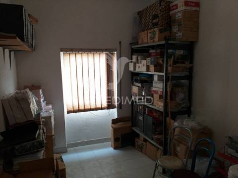 Pastelaria/café em alpalhão