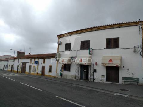 Pastelaria/café em alpalhão