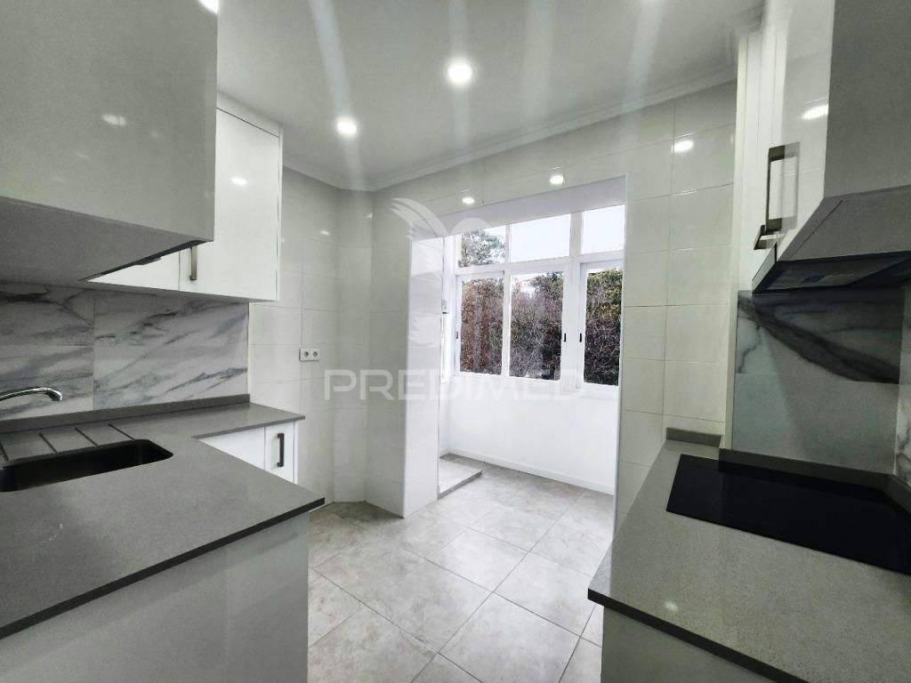 Apartamento t1 totalmente renovado, na estefânia - lisboa