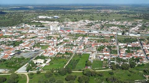 Terreno de 3 hectares em ermidas do sado com potencial para 90 apartamentos