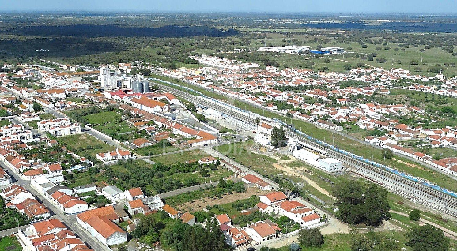 Terreno de 3 hectares em ermidas do sado com potencial para 90 apartamentos