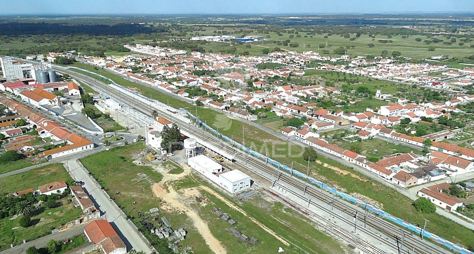 Terreno de 3 hectares em ermidas do sado com potencial para 90 apartamentos