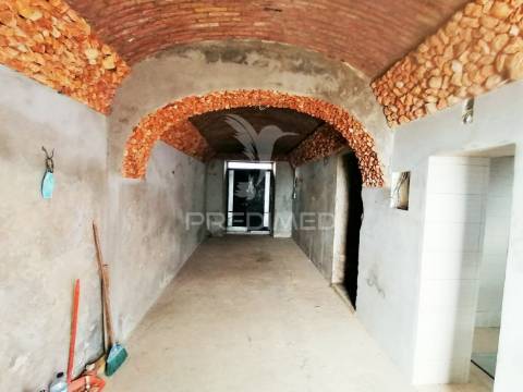 Moradia para restauro em olhão