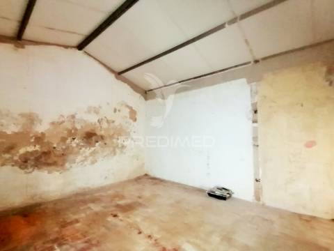 Moradia para restauro em olhão