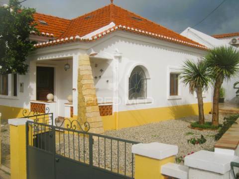 Moradia independente no centro historico do santiago do cacém