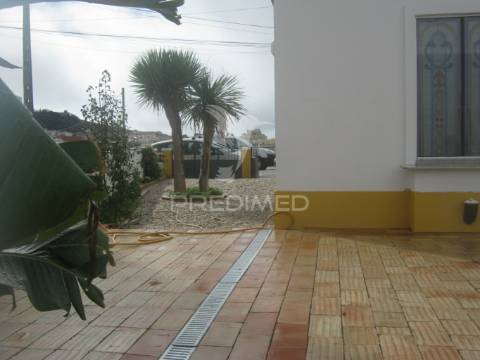 Moradia independente no centro historico do santiago do cacém