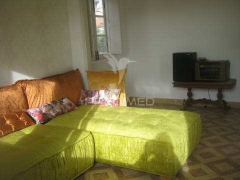 Moradia independente no centro historico do santiago do cacém