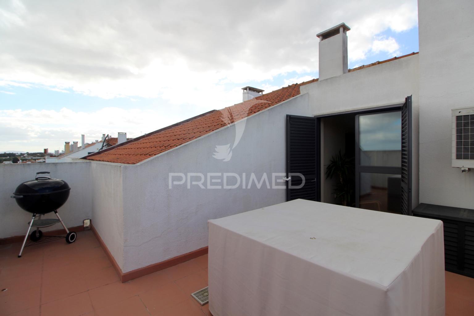 Duplex t3+2 com terraço e garagem