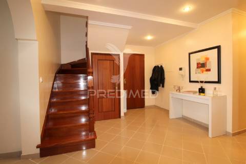 Duplex t3+2 com terraço e garagem