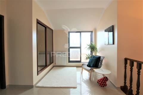 Duplex t3+2 com terraço e garagem