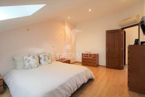 Duplex t3+2 com terraço e garagem