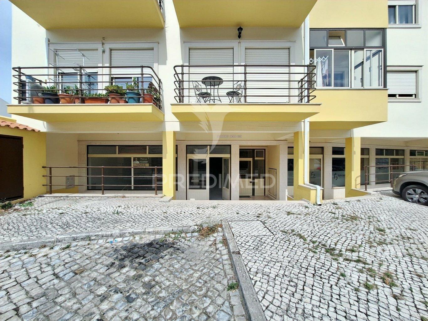 Magnifico espaço comercial, localizado em minde - alcanena
