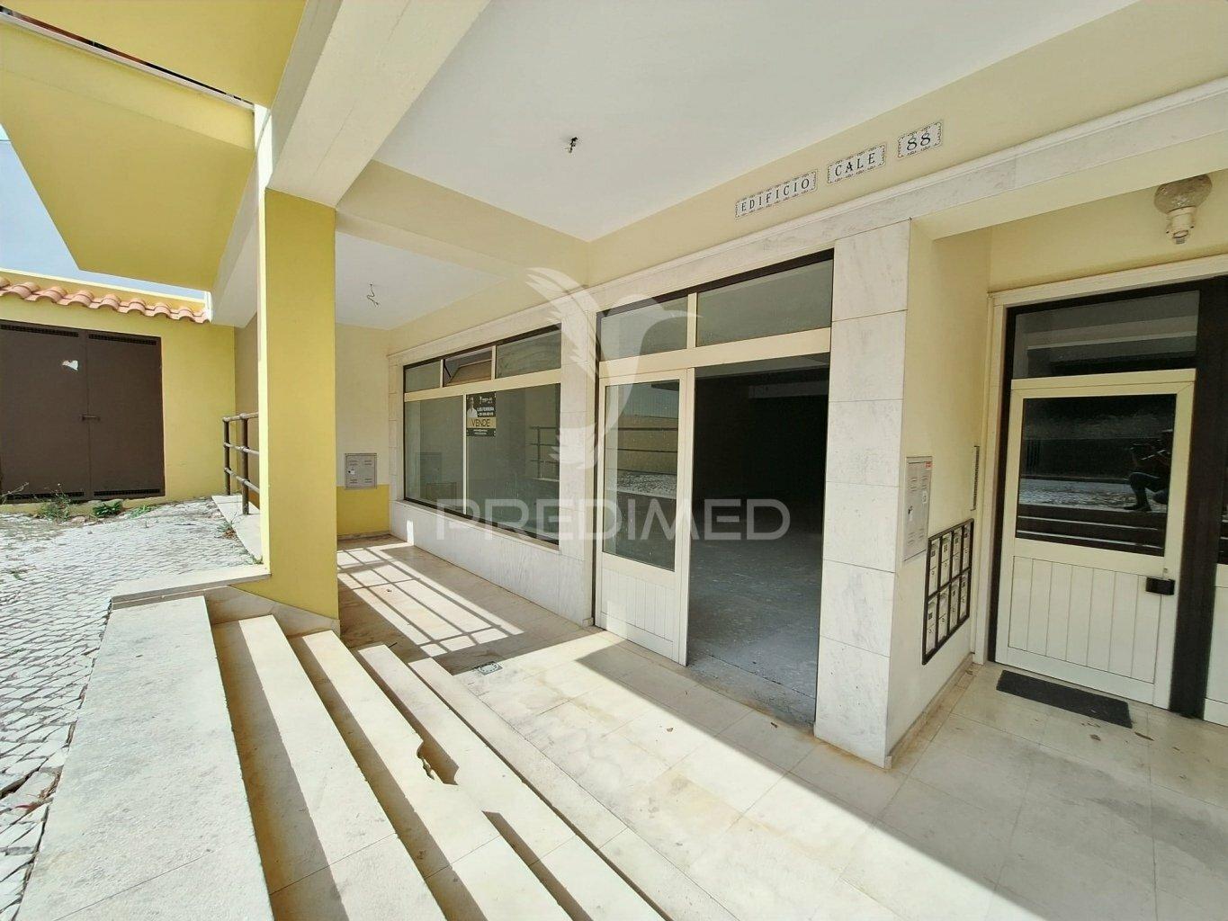 Magnifico espaço comercial, localizado em minde - alcanena