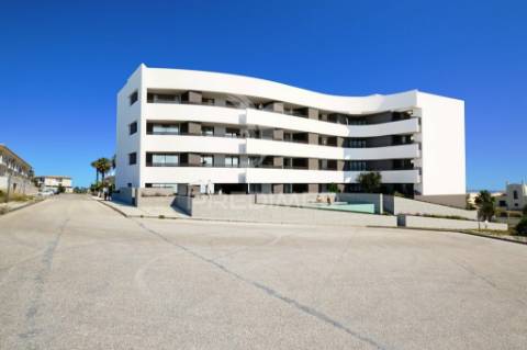 Condominio leaf em lagos perto da praia com piscina