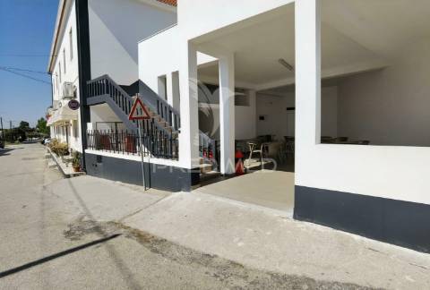 Café restaurante comendador na comenda / casével / santarém.