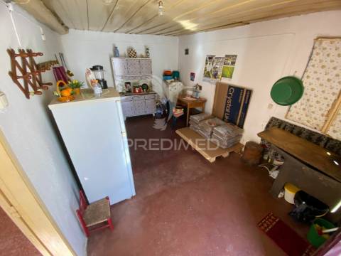 Moradia no centro da vila de alpalhão