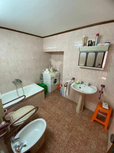 Moradia no centro da vila de alpalhão