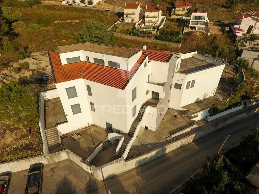 Terreno com moradia t6 no murtal- eiras-coimbra