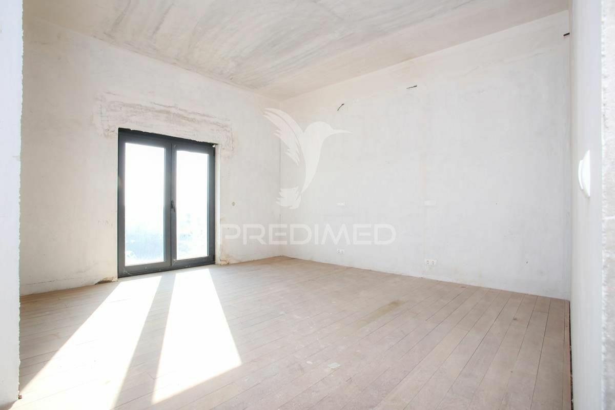 Terreno com moradia t6 no murtal- eiras-coimbra