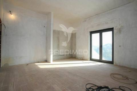 Terreno com moradia t6 no murtal- eiras-coimbra