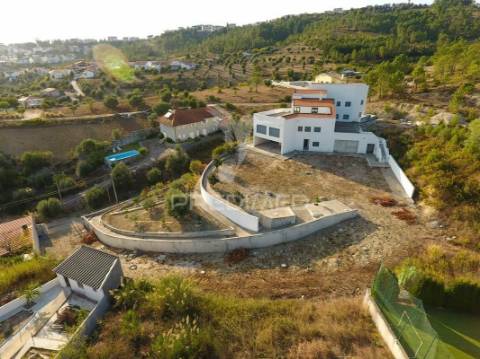 Terreno com moradia t6 no murtal- eiras-coimbra