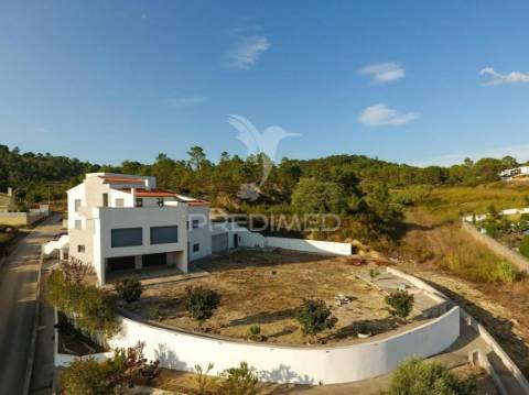 Terreno com moradia t6 no murtal- eiras-coimbra