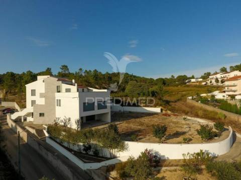 Terreno com moradia t6 no murtal- eiras-coimbra