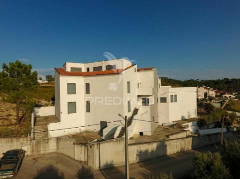 Terreno com moradia t6 no murtal- eiras-coimbra