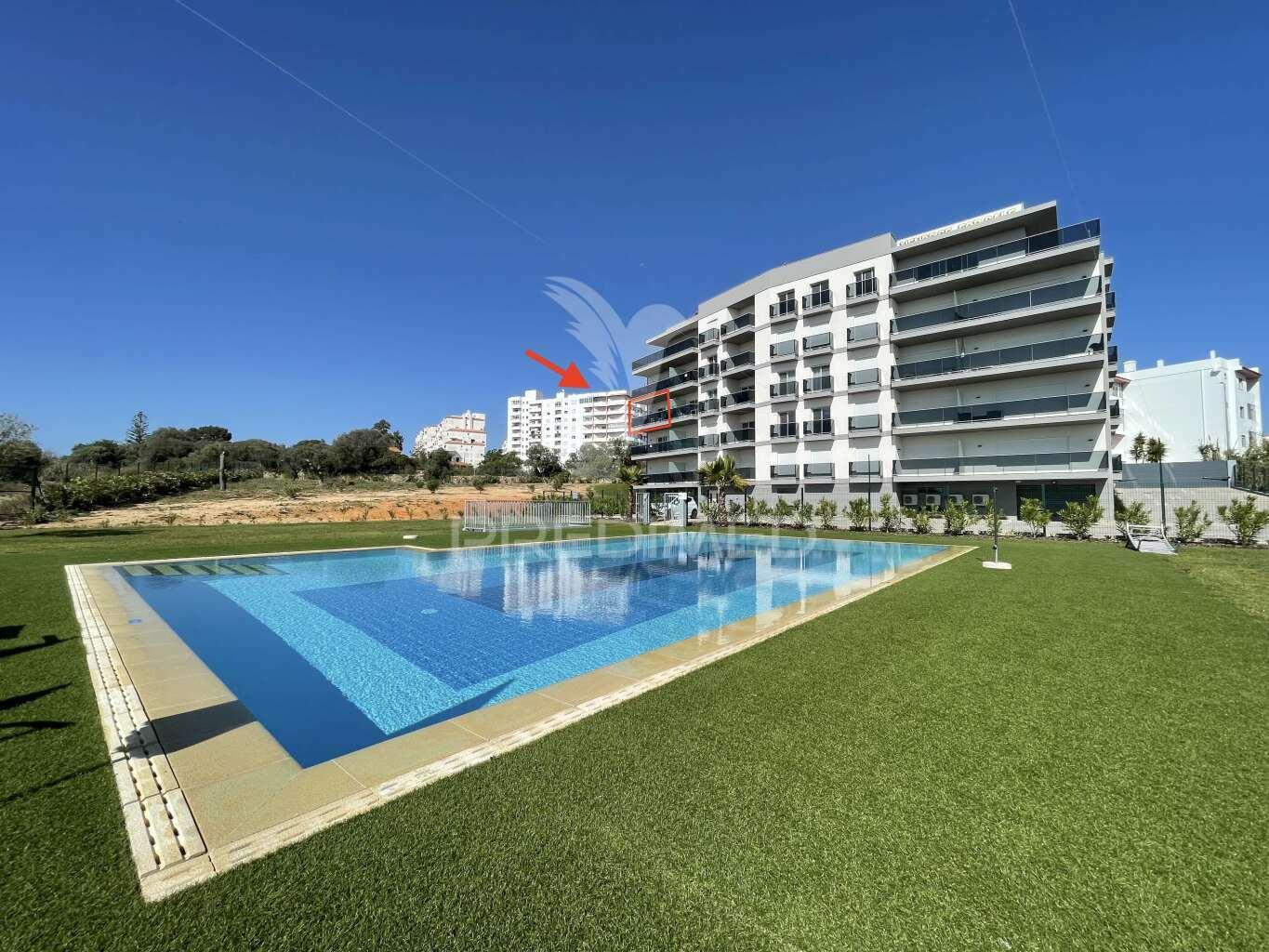 Novo t2 condomínio privado piscina e vista mar