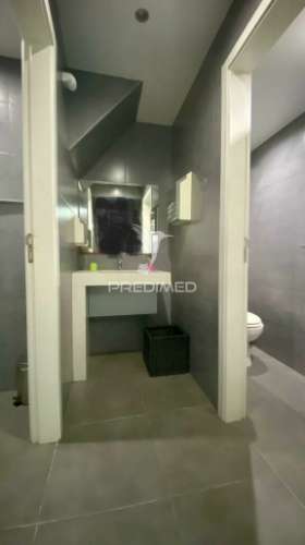 Pastelaria com sala de refeições em rio maior