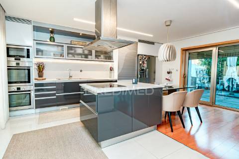 Moradia de luxo em zona premium - falperra, braga