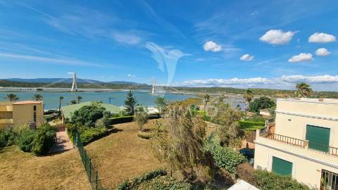 **fabuloso penthouse t3 com vista deslumbrante para o rio arade**