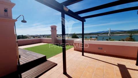 **fabuloso penthouse t3 com vista deslumbrante para o rio arade**