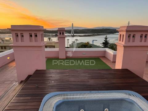 **fabuloso penthouse t3 com vista deslumbrante para o rio arade**